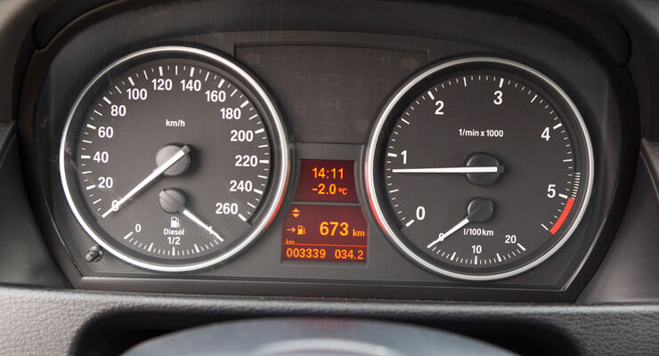 BMW X1 s-Drive 20d, Rundinstrumente, Tacho