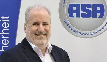 Bernhard Hoffmann ist seit vielen Jahren Leiter des ASA-Fachbereichs Reifendienst und Achsmessgeräte und als solcher auch Mitglied im ASA-Vorstand. 