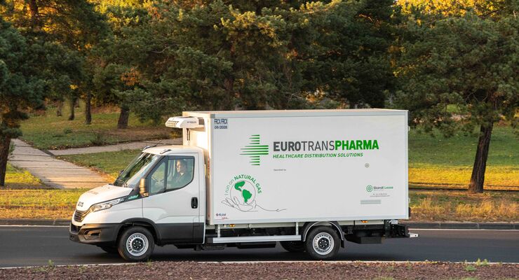 Die Flotte von Eurotranspharma Deutschland, dem neuen Spezialnetzwerk für Pharma- und Gesundheitstransporte, wird aus Zwei-Kammer-Fahrzeugen bestehen. Sie können gleichzeitig Waren in den Temperaturbereichen 2 bis 8 und 15 bis 25°C transportieren.