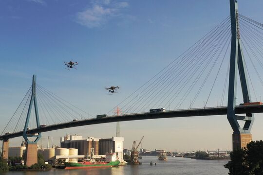 HHLA Sky, Drohnen, Hamburger Hafen, Brücke