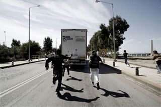 Fluchtlinge In Calais Nur Mit Starken Nerven Eurotransport