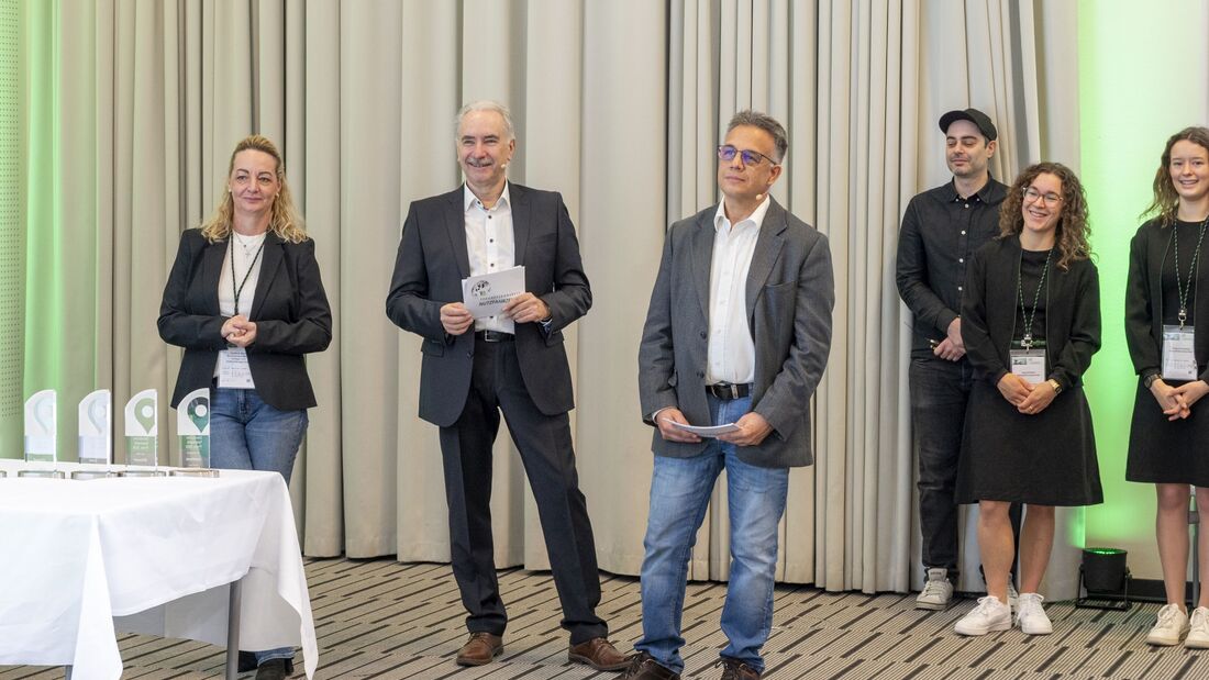 Telematik Preis 2026 , v. li.: Svetlana Maric, Senior Sales Managerin EuroTransportMedia Verlags- und Veranstaltungs-GmbH, Prof. Dr. Dipl-Ing. Heinz-Leo Dudek, Prorektor / Dekan Fakultät Technik Duale Hochschule Baden-Württemberg Ravensburg, Carsten Nallinger, Chefredakteur Online und TV, EuroTransportMedia Verlags- und Veranstaltungs-GmbH